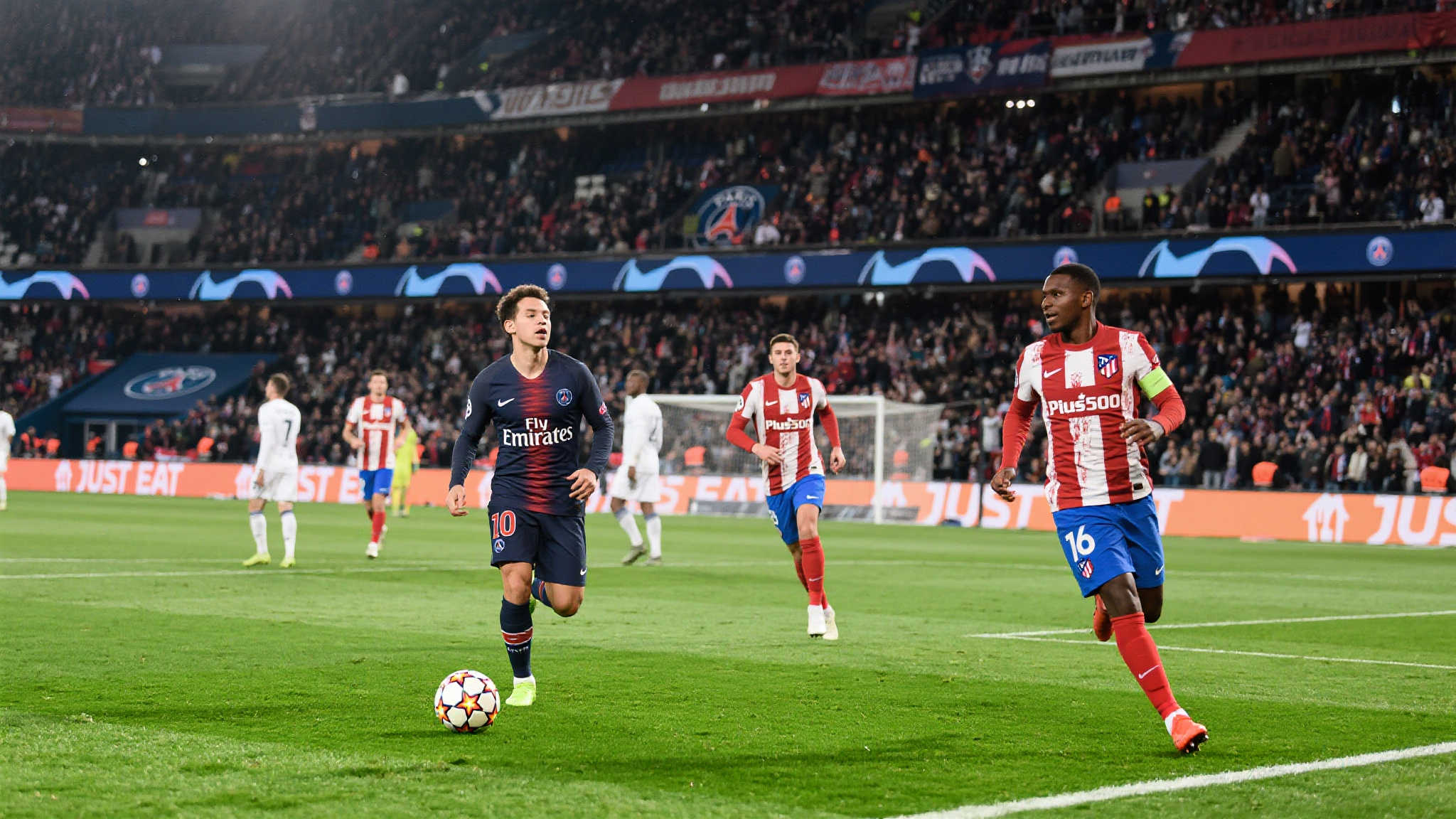 巴黎闪耀!4-0横扫马竞,80619名球迷见证激情时刻 巴黎闪耀!4-0横扫马竞,80619名球迷见证激情时刻