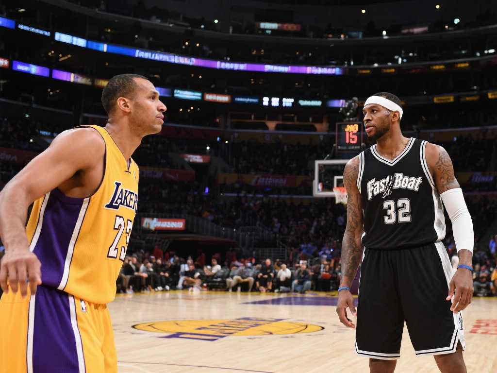 洛杉矶德比焕发新活力，快艇新主场挑战湖人霸主地位